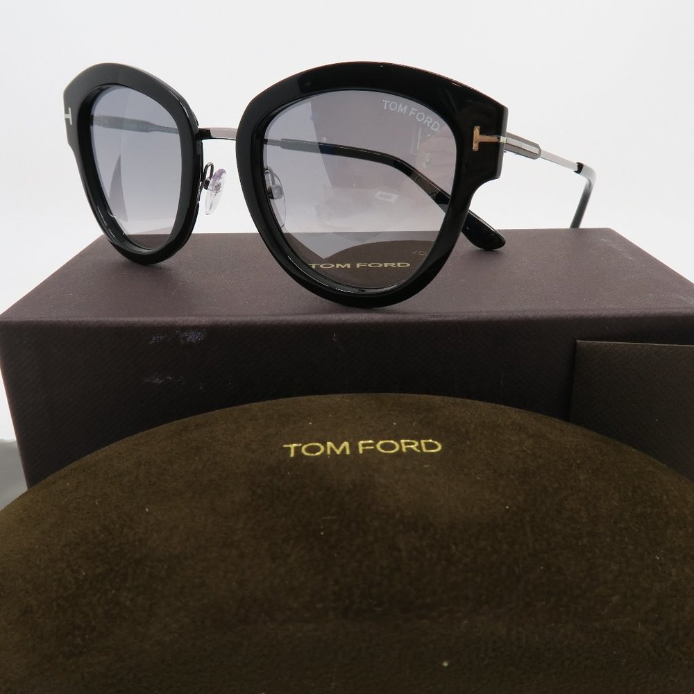 Tom Ford TF574 14C MIA-02 Black/Silver Gradient Mirror New Women's Sunglasses.